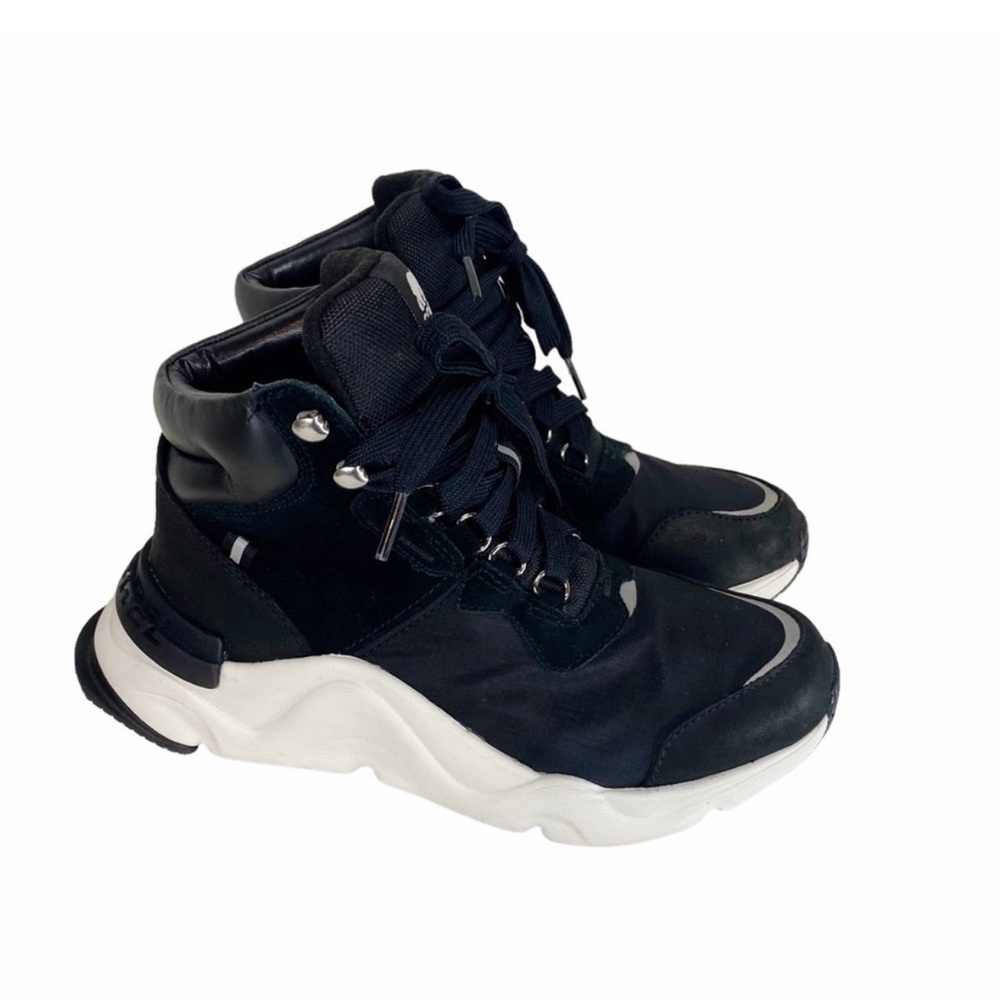 NWOT Sorel Women's Kinetic Rnegd Conquest Shoe Black Sea Salt 8 - Picture 9 of 10